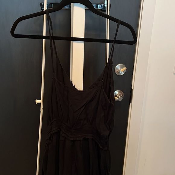 Wilfred aritzia black midi length jumpsuit  with elastic waist. Medium - Picture 3 of 4